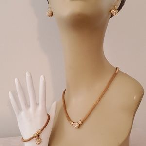 Gorgeous gold tone and crystal heart necklace set